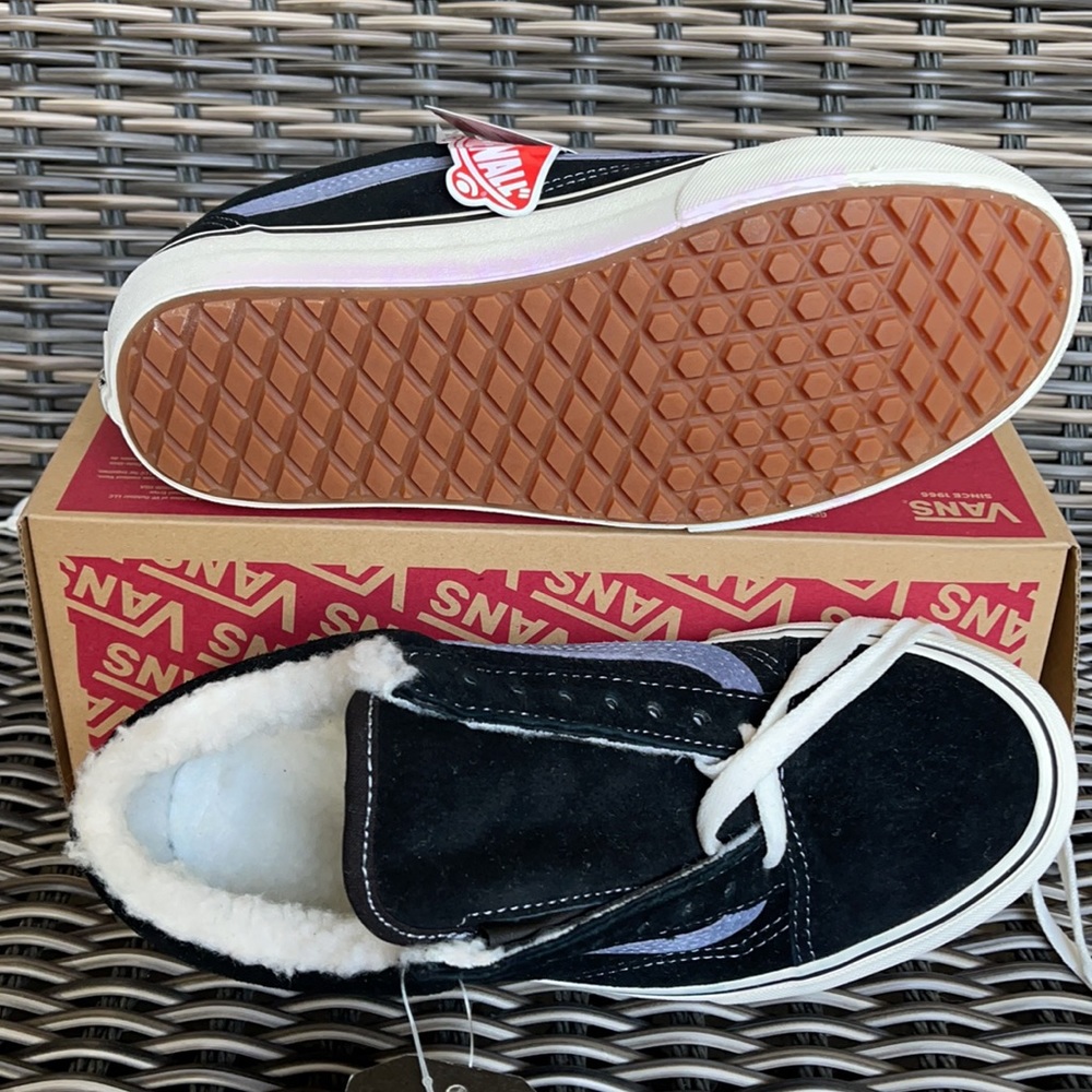 Vans Old Skool Mte Nubuck/Black WMNS” Sherpa Sneakers - Picture 4 of 16